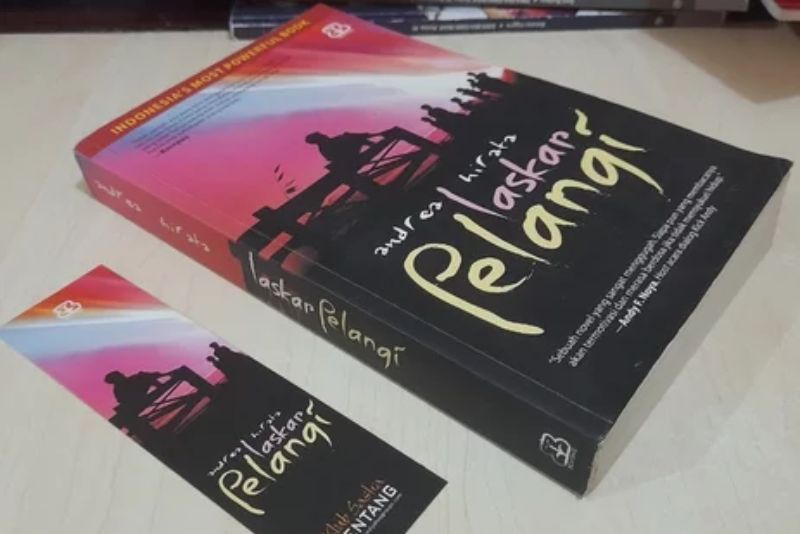 Resensi Novel Laskar Pelangi Karya Andrea Hirata